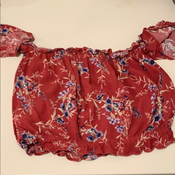 cute floral top - Picture 2 of 2